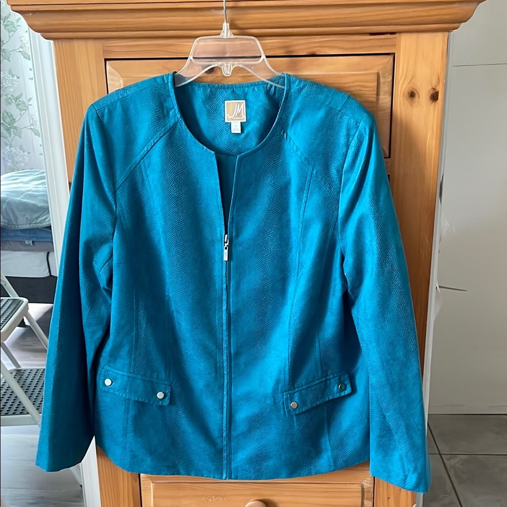 JM Collection Blue Blazer with Stand-Up Collar and Relaxed Fit